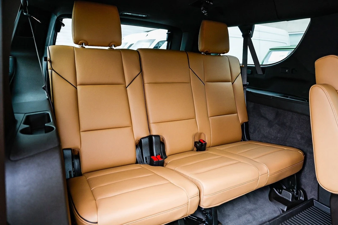 2025 Cadillac Escalade 5th Gen - Image 19 of 21