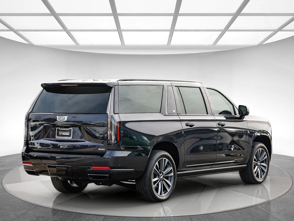 2025 Cadillac Escalade 5th Gen - Image 4 of 12