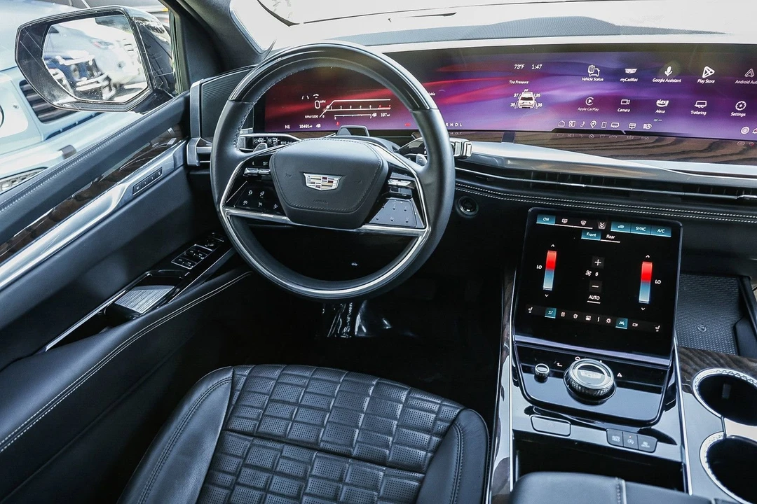 2025 Cadillac Escalade 5th Gen - Image 14 of 21