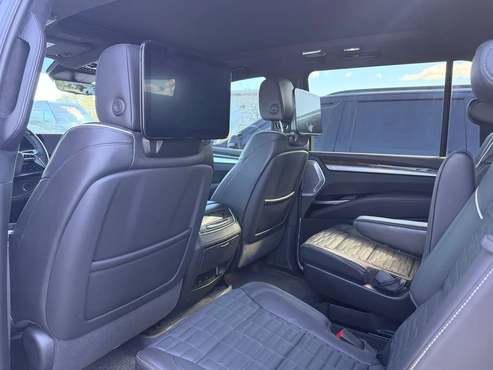 2025 Cadillac Escalade 5th Gen - Image 4 of 6