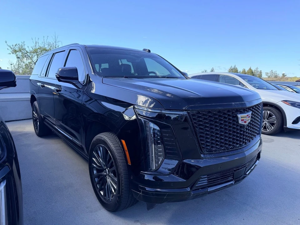 2025 Cadillac Escalade 5th Gen - Image 2 of 6