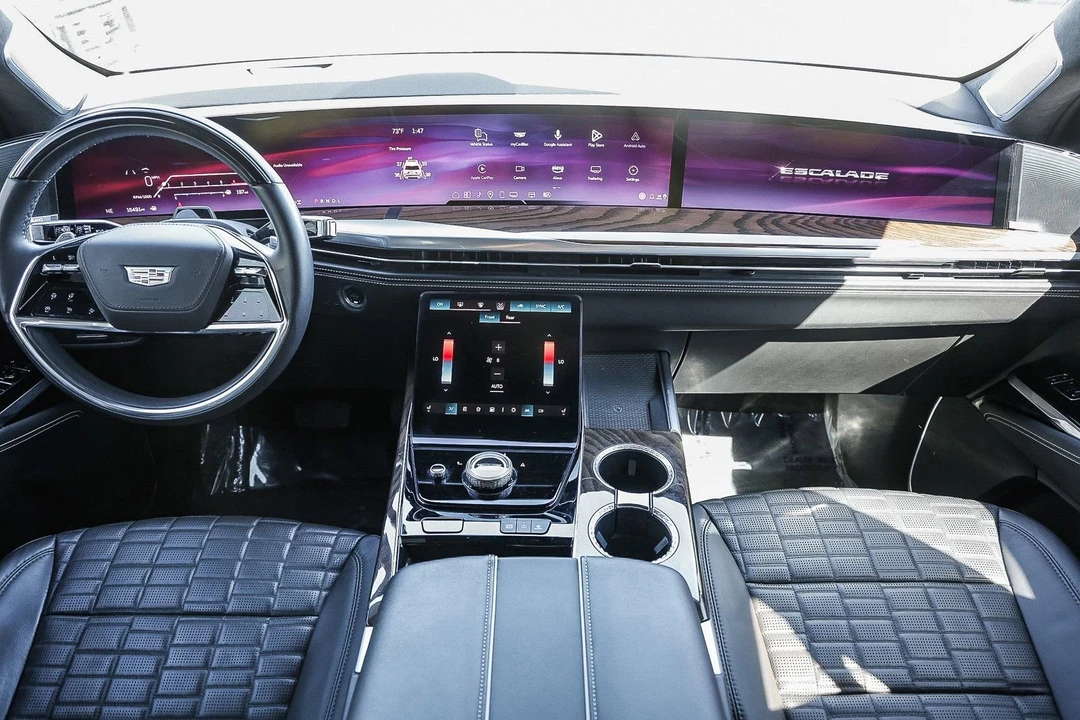 2025 Cadillac Escalade 5th Gen - Image 10 of 21