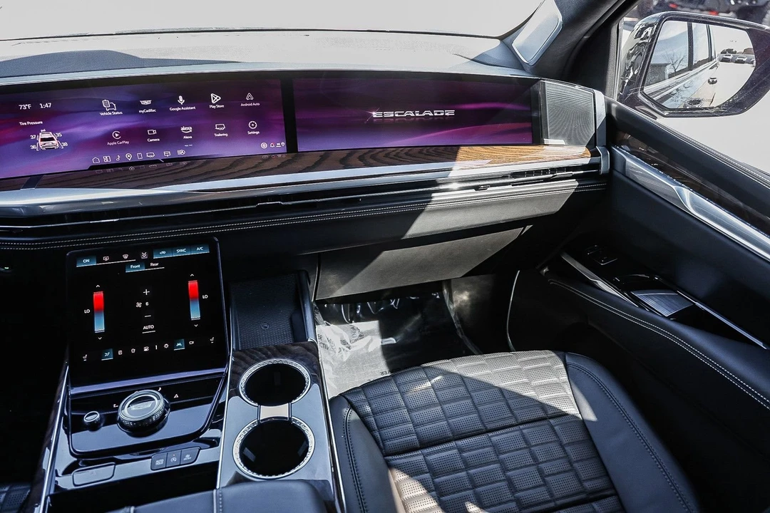 2025 Cadillac Escalade 5th Gen - Image 15 of 21