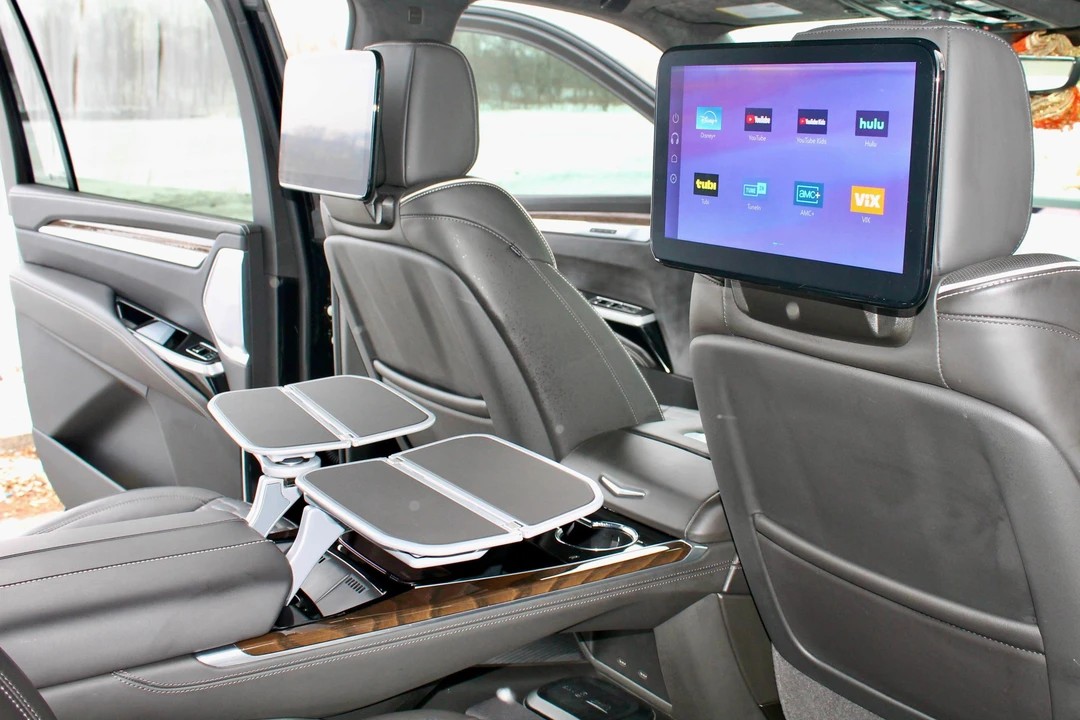 2025 Cadillac Escalade 5th Gen - Image 15 of 31