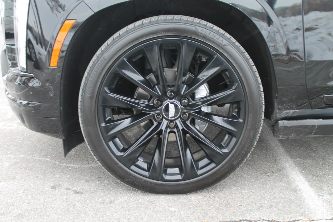 2025 Cadillac Escalade 5th Gen - Image 9 of 31