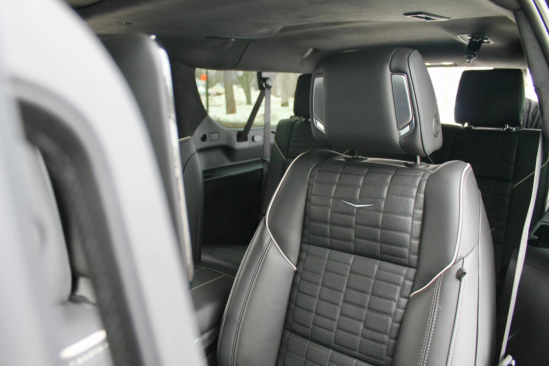 2025 Cadillac Escalade 5th Gen - Image 19 of 31