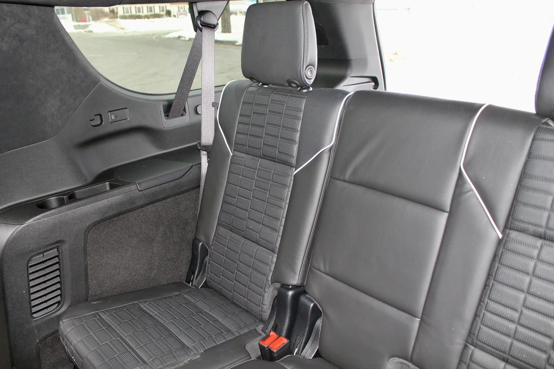 2025 Cadillac Escalade 5th Gen - Image 24 of 31