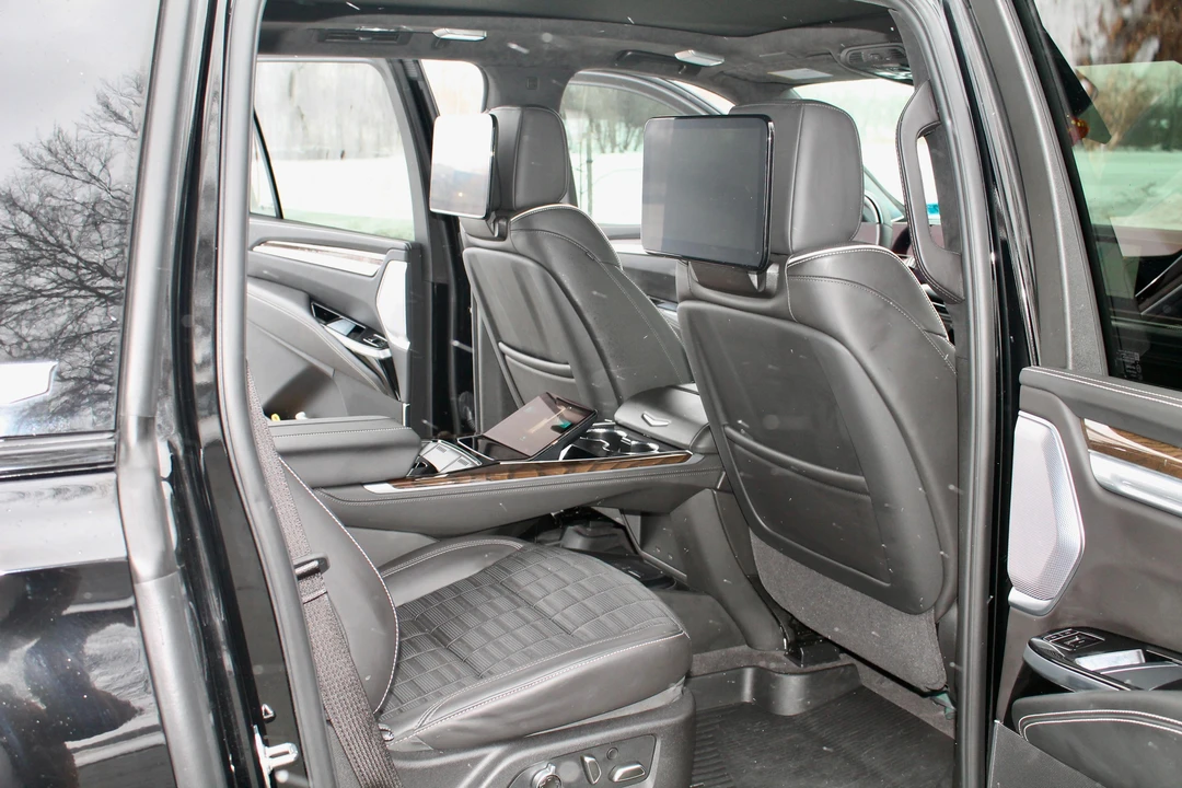 2025 Cadillac Escalade 5th Gen - Image 20 of 31