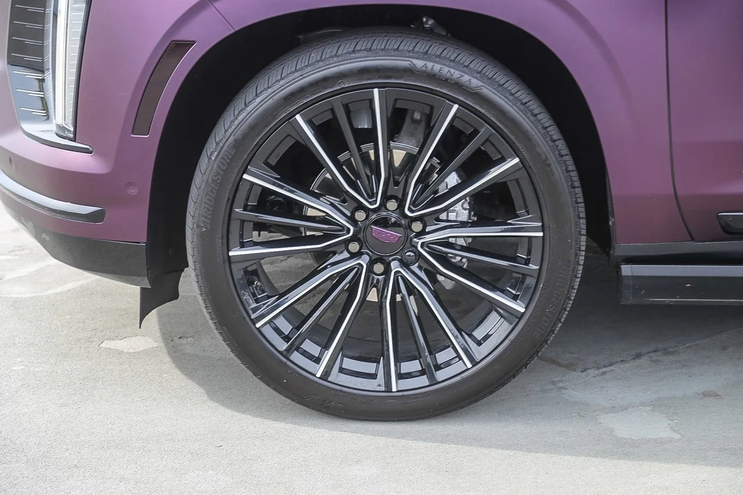 2025 Cadillac Escalade 5th Gen - Image 9 of 21