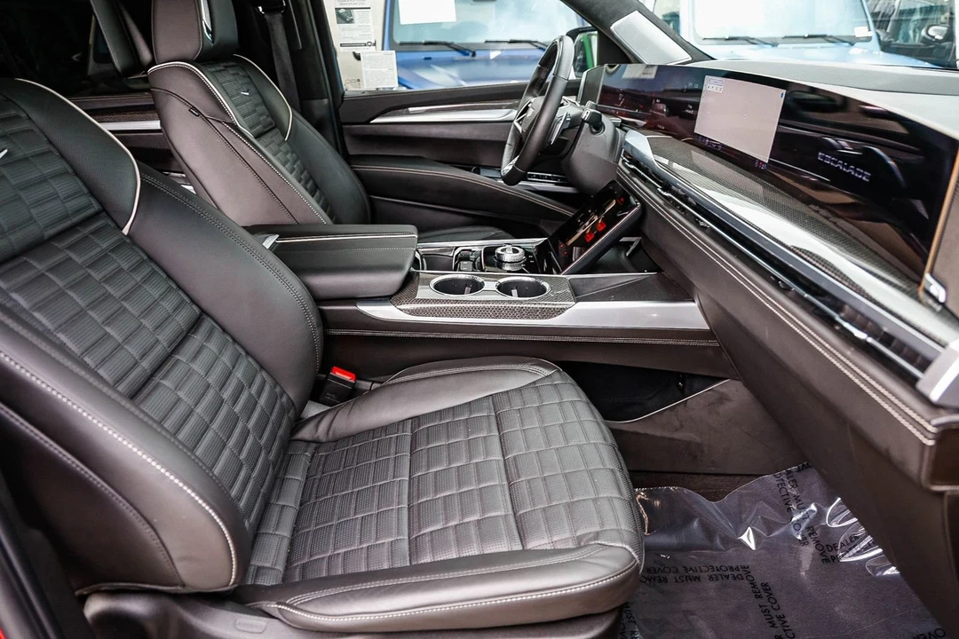 2025 Cadillac Escalade-V 5th Gen - Image 17 of 21