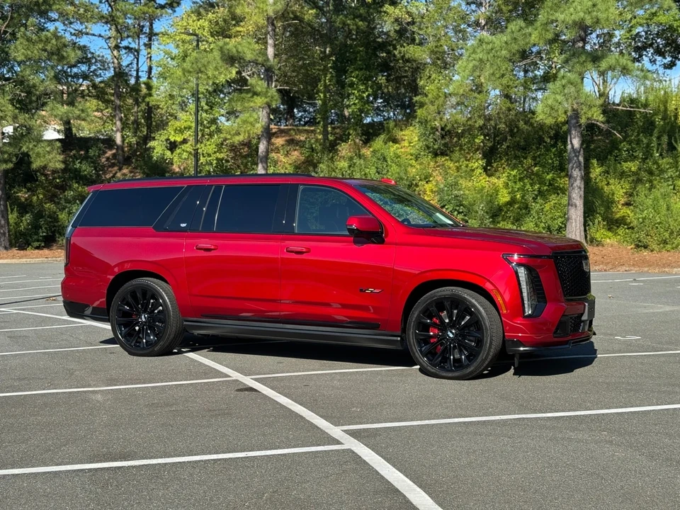 2025 Cadillac Escalade-V 5th Gen - Image 14 of 21