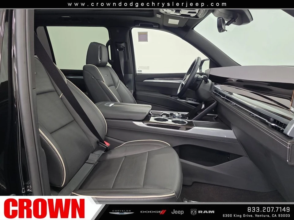 2025 Cadillac Escalade 5th Gen - Image 15 of 21