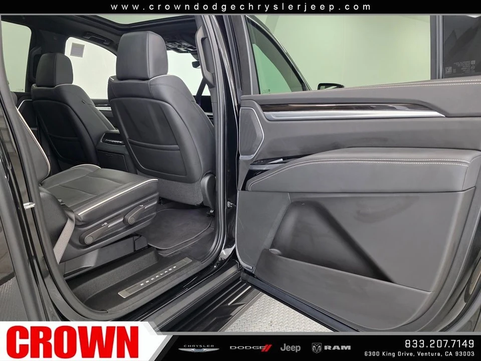 2025 Cadillac Escalade 5th Gen - Image 12 of 21