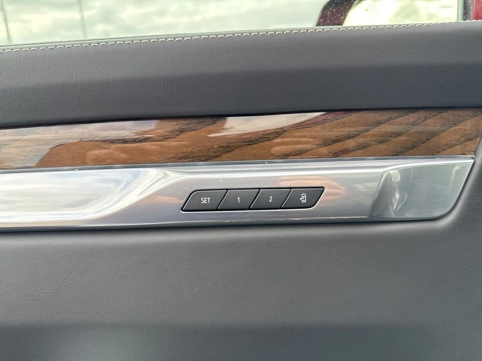 2025 Cadillac Escalade 5th Gen - Image 12 of 21