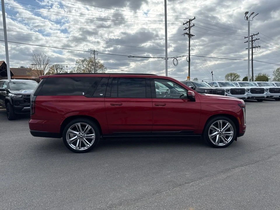 2025 Cadillac Escalade 5th Gen - Image 6 of 21