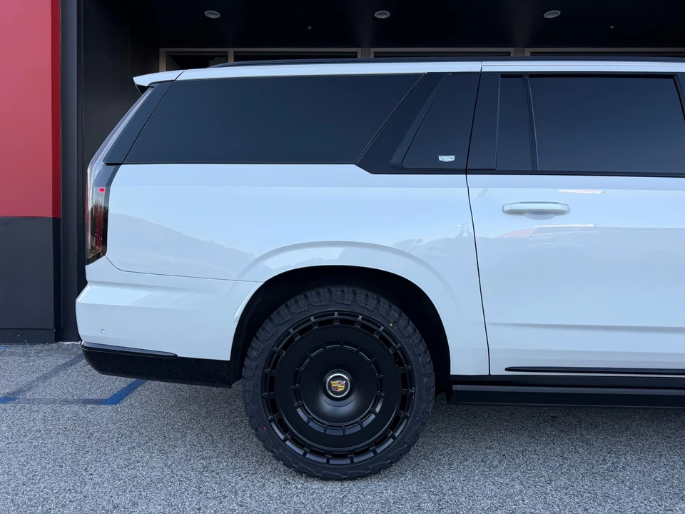 2025 Cadillac Escalade 5th Gen - Image 7 of 17