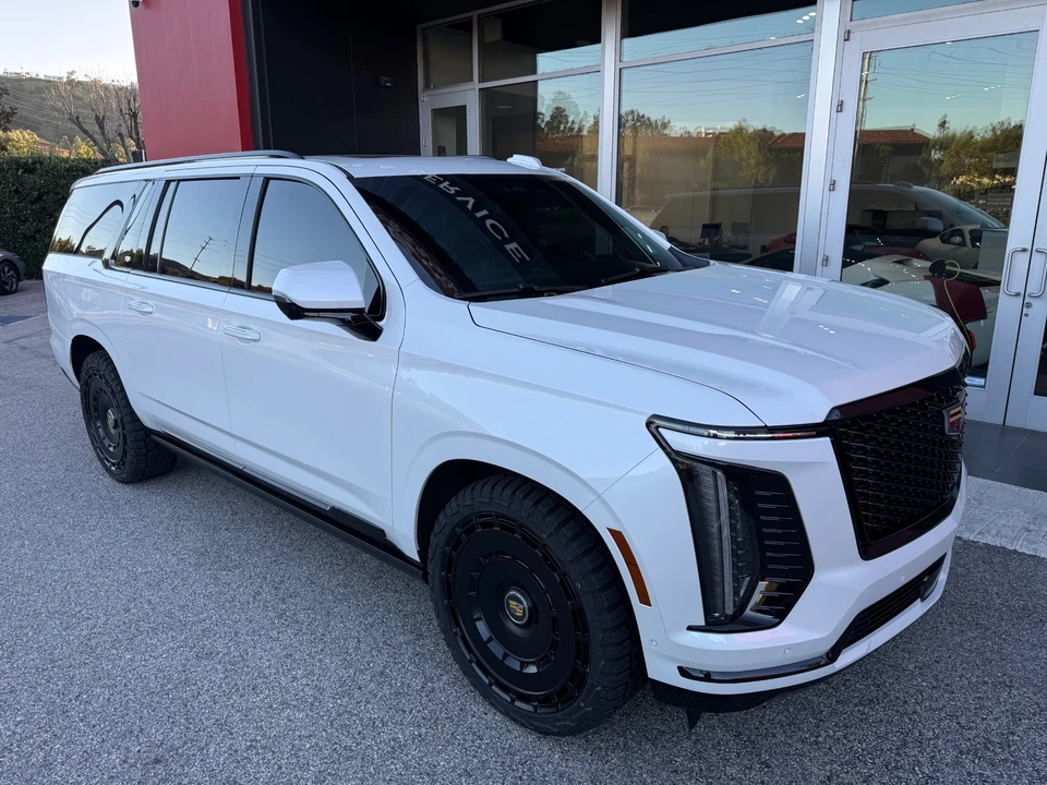 2025 Cadillac Escalade 5th Gen - Image 3 of 17