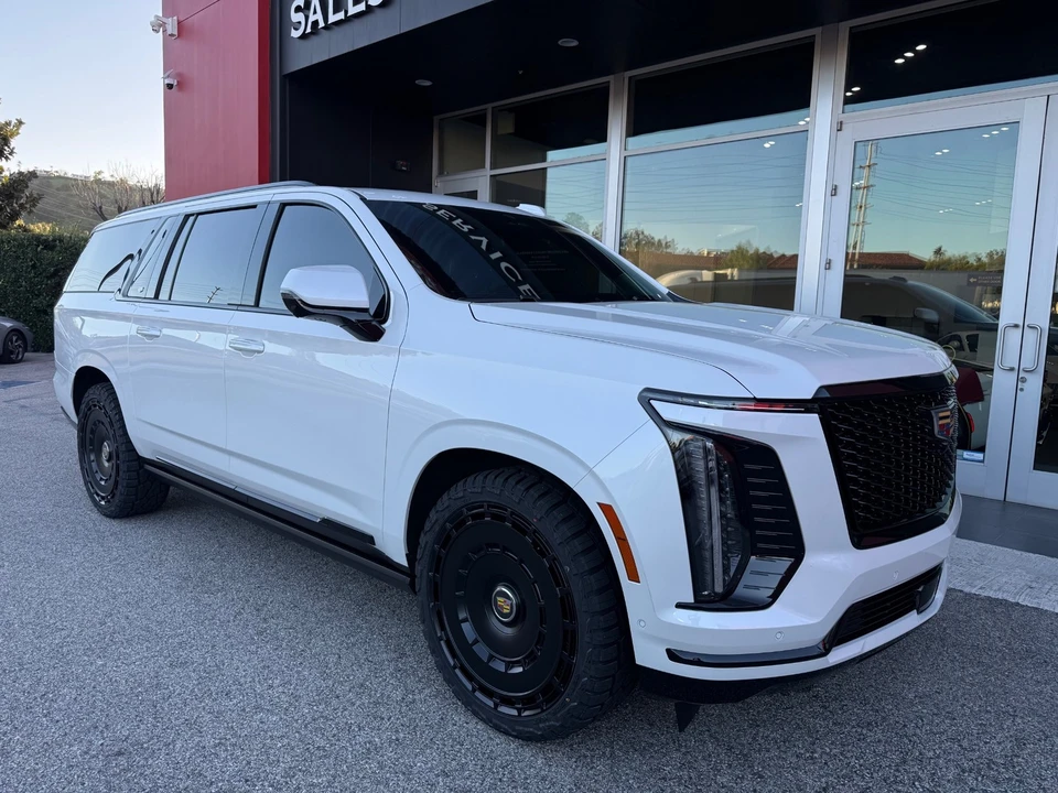 2025 Cadillac Escalade 5th Gen - Image 2 of 17