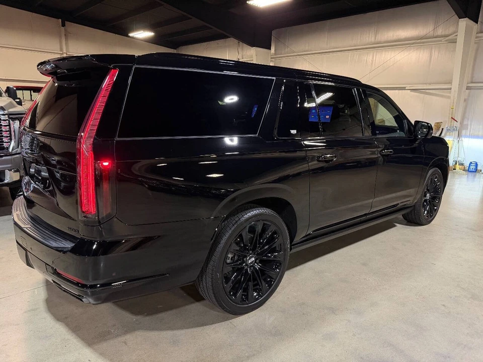 2025 Cadillac Escalade 5th Gen - Image 12 of 12