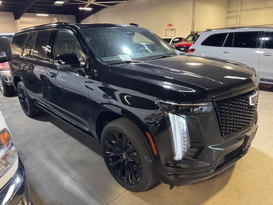 2025 Cadillac Escalade 5th Gen - Image 8 of 12