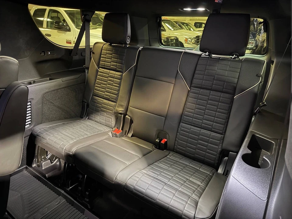 2025 Cadillac Escalade 5th Gen - Image 10 of 12