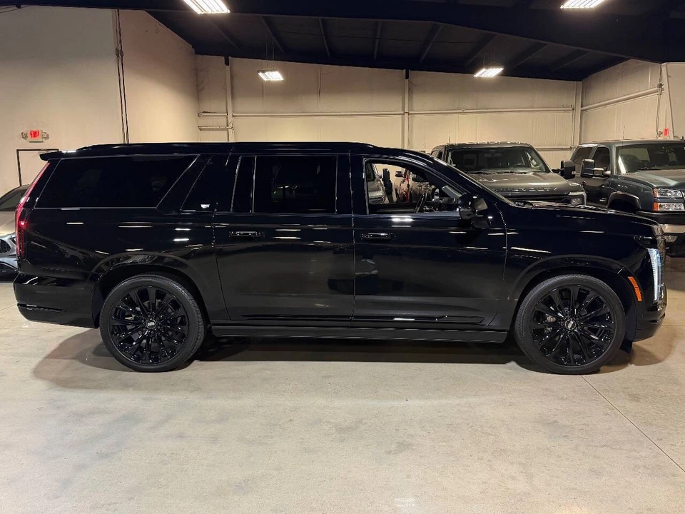2025 Cadillac Escalade 5th Gen - Image 6 of 12