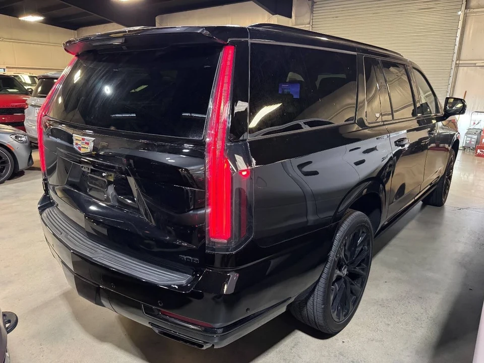 2025 Cadillac Escalade 5th Gen - Image 4 of 12