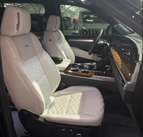 2025 Cadillac Escalade 5th Gen - Image 7 of 8