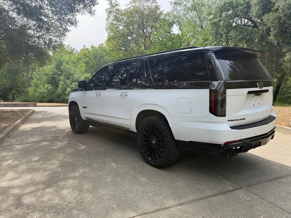 2025 Cadillac Escalade-V 5th Gen - Image 4 of 13