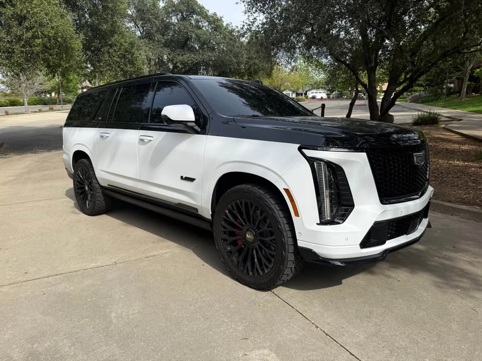 2025 Cadillac Escalade-V 5th Gen - Image 8 of 13