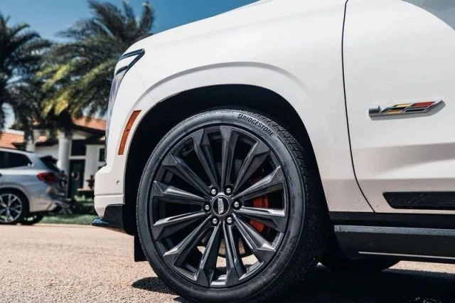2025 Cadillac Escalade-V 5th Gen - Image 5 of 21