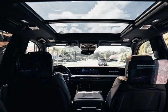 2025 Cadillac Escalade-V 5th Gen - Image 14 of 21