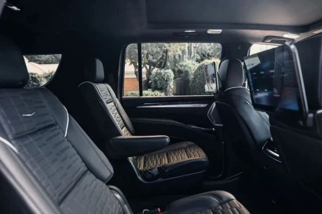 2025 Cadillac Escalade-V 5th Gen - Image 19 of 21