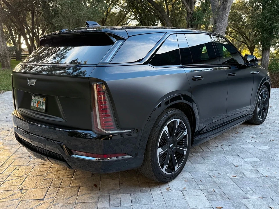 2025 Cadillac Escalade IQ - Image 11 of 12