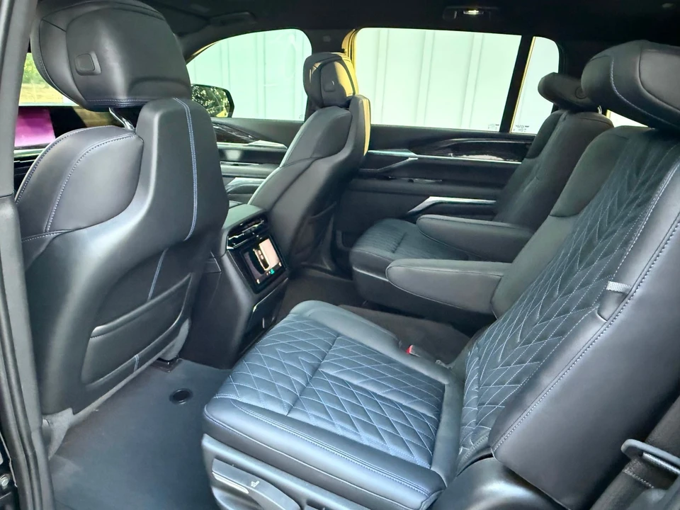 2025 Cadillac Escalade IQ - Image 10 of 12