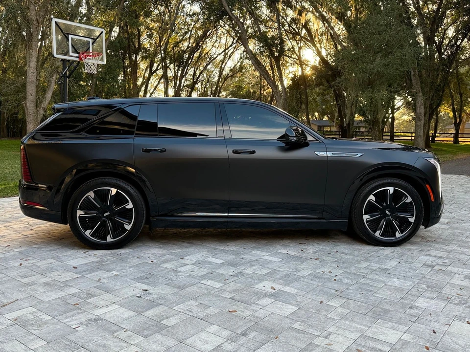 2025 Cadillac Escalade IQ - Image 5 of 12