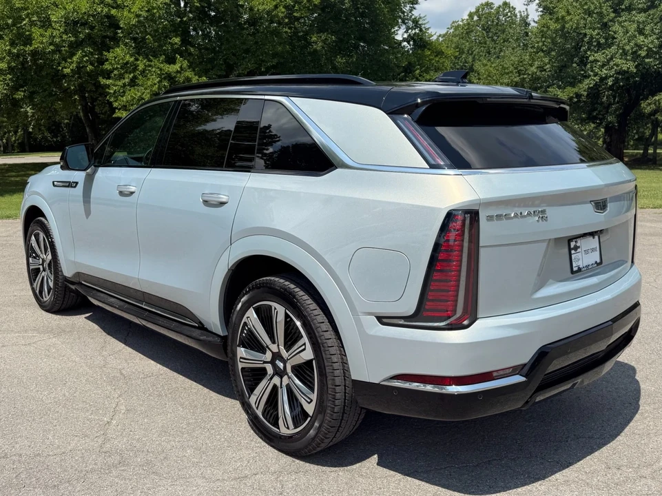 2025 Cadillac Escalade IQ - Image 4 of 12