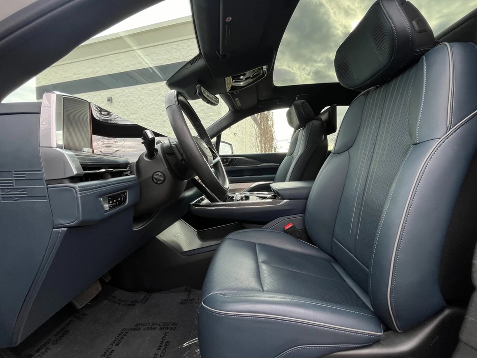 2025 Cadillac Escalade IQ - Image 9 of 12