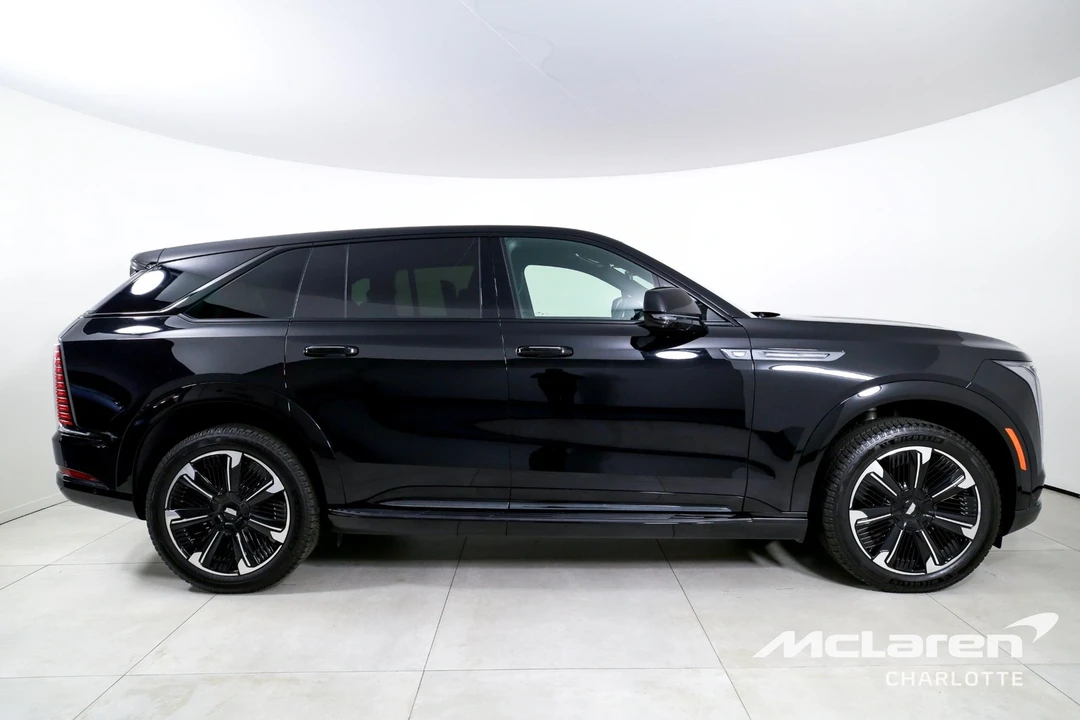 2025 Cadillac Escalade IQ - Image 9 of 12