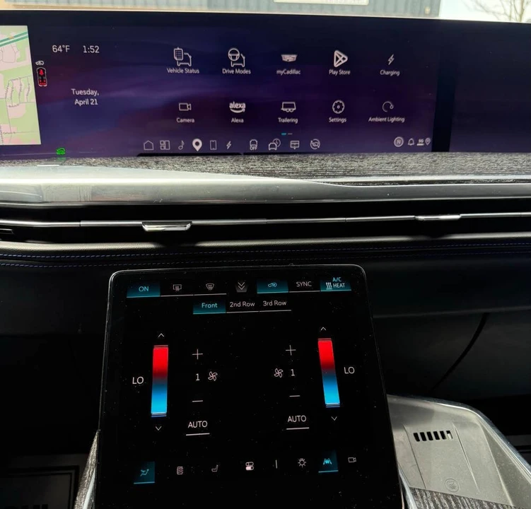 2025 Cadillac Escalade IQ - Image 22 of 31