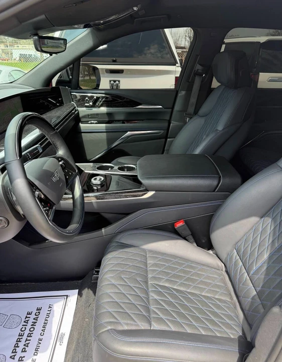 2025 Cadillac Escalade IQ - Image 9 of 31