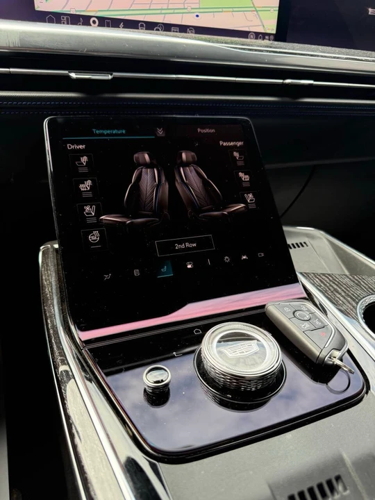 2025 Cadillac Escalade IQ - Image 30 of 31