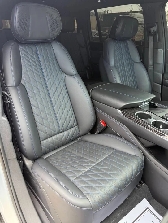 2025 Cadillac Escalade IQ - Image 10 of 31