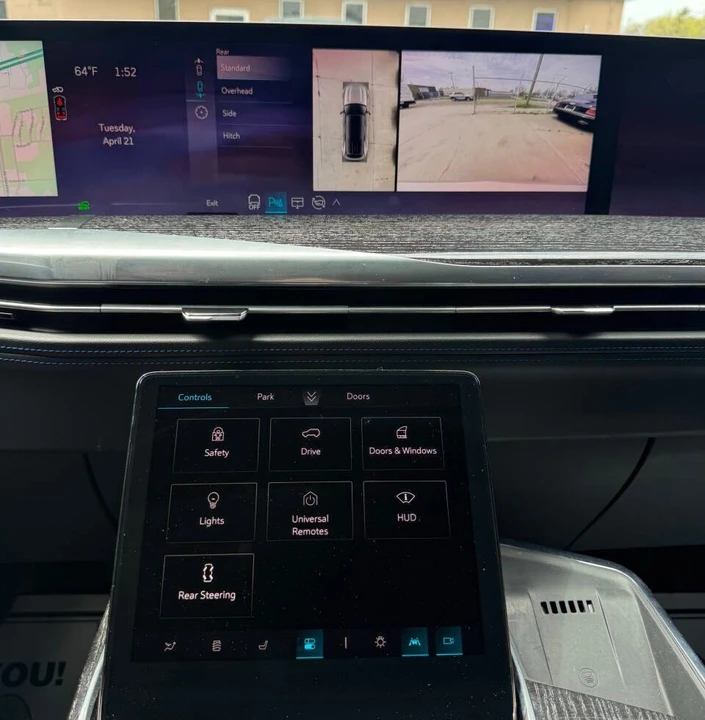 2025 Cadillac Escalade IQ - Image 24 of 31