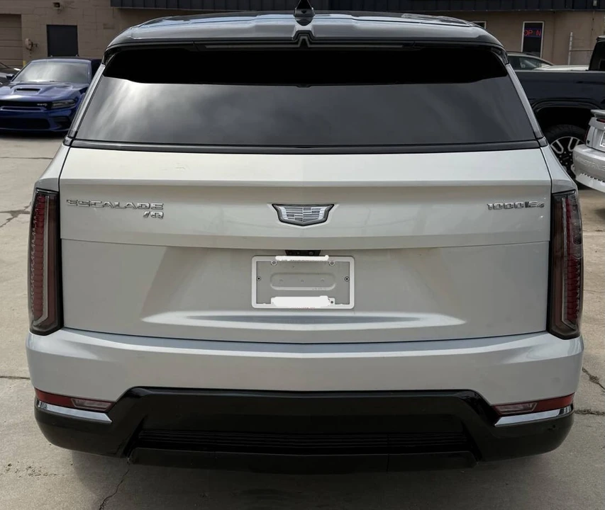2025 Cadillac Escalade IQ - Image 5 of 31