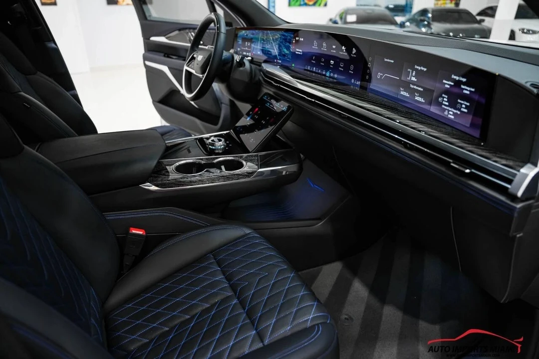 2025 Cadillac Escalade IQ - Image 11 of 12