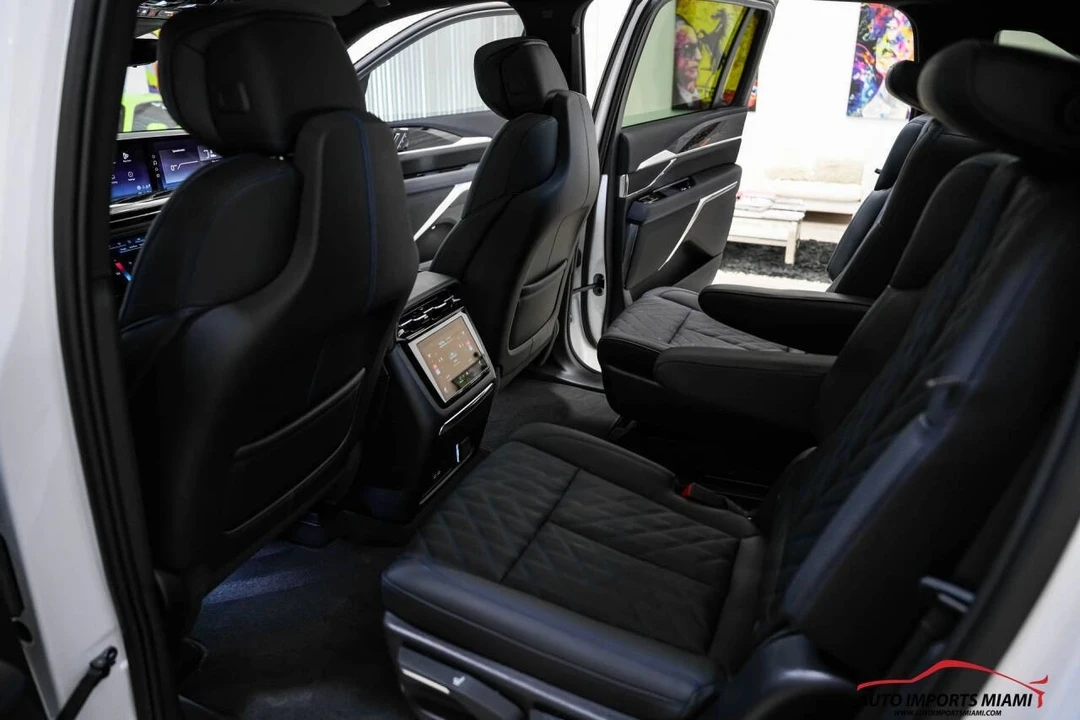 2025 Cadillac Escalade IQ - Image 9 of 12