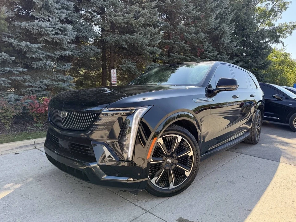 2025 Cadillac Escalade IQ - Image 3 of 21