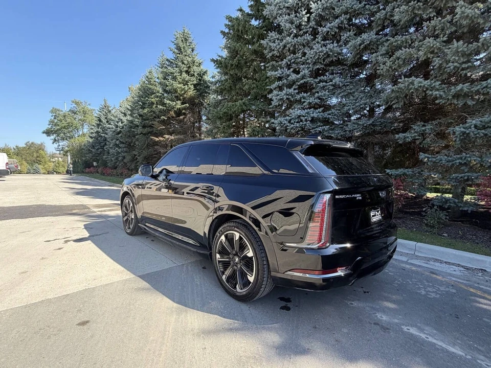 2025 Cadillac Escalade IQ - Image 11 of 21