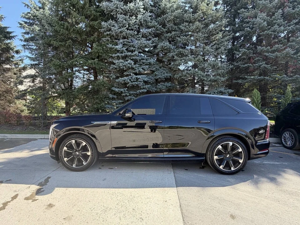 2025 Cadillac Escalade IQ - Image 13 of 21